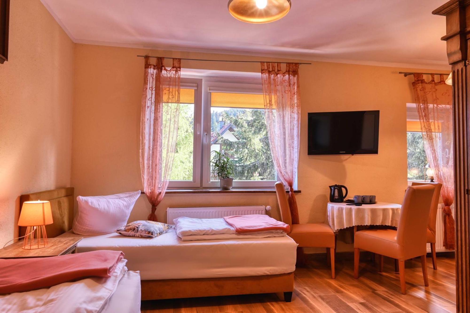 Osrodek Jagienka Zieleniec Bed & Breakfast Duszniki Zdroj Exterior photo